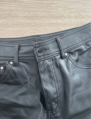 Pantalón cuero negro forro terciopelo