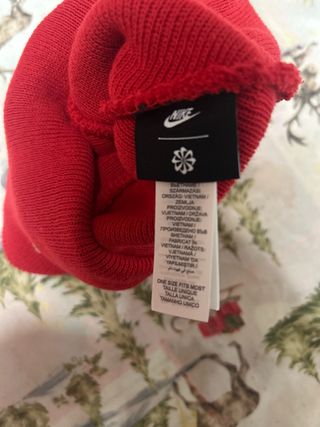 Berretto Nike Lana Unisex Taglia Unica Rosso