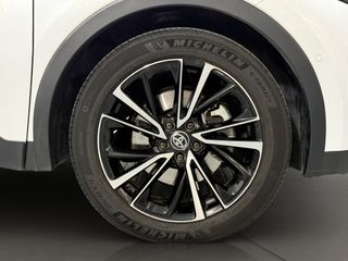 TOYOTA CHR Business Plugin Hybrid 220