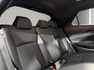 TOYOTA CHR Business Plugin Hybrid 220