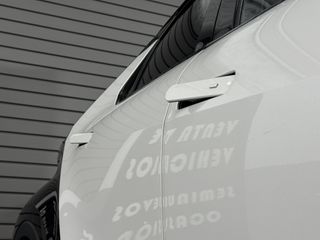 TOYOTA CHR Business Plugin Hybrid 220