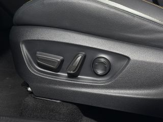 TOYOTA CHR Business Plugin Hybrid 220