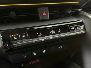 TOYOTA CHR Business Plugin Hybrid 220