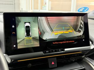 TOYOTA CHR Business Plugin Hybrid 220