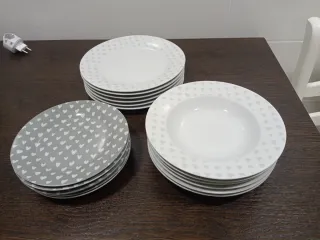 Vajillas de porcelana con corazones