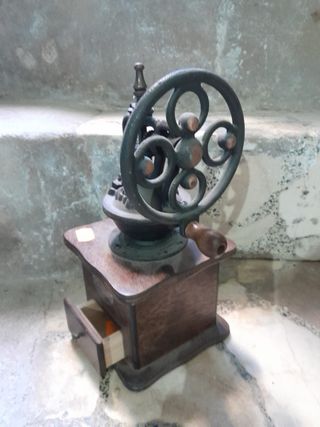 Molinillo de café antiguo madera y metal