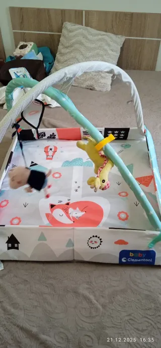 Alfombra de actividades para bebé