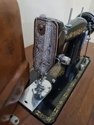 Máquina de coser Sigma con mueble