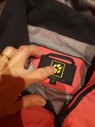 Cazadora Jack Wolfskin Gore-Tex Talla S