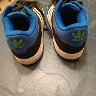 Zapatillas Adidas Negras y Azules