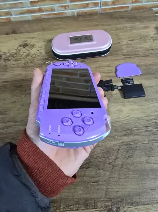 PSP 3000 morado Hanna Montana