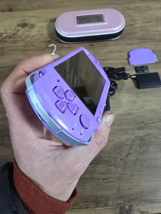 PSP 3000 morado Hanna Montana