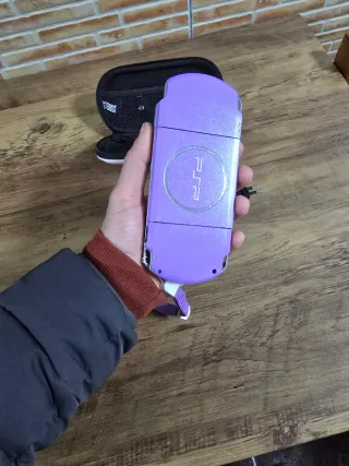 PSP 3000 morado Hanna Montana