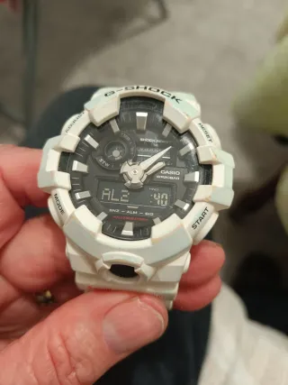 Reloj G-Shock Casio WR20BAR Blanco