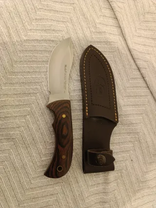 Muela Sioux Cuchillo con Funda de Cuero