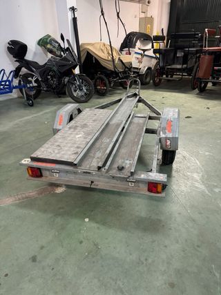 EN VENTA Remolque galvanizado para una moto
