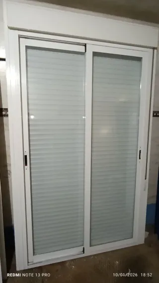 Ventana balconera aluminio corredera 235x140ancho