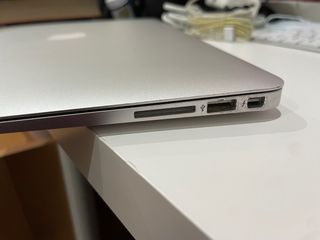 MacBook Air i5 8GB RAM Plata