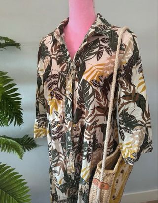 Vestido camisero estampado tropical