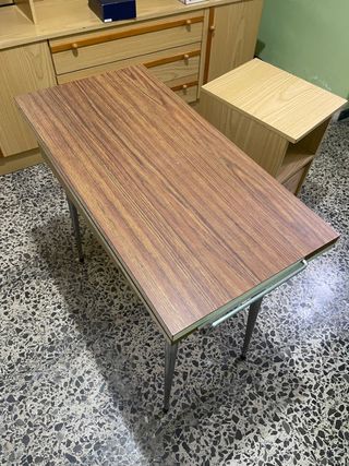 Mesa de escritorio madera y metal