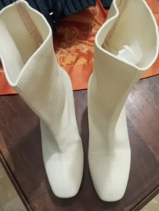 Stivaletti a calza tacco crema donna