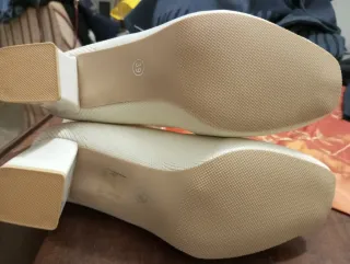 Stivaletti a calza tacco crema donna