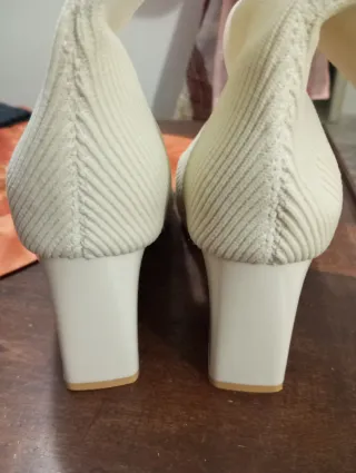 Stivaletti a calza tacco crema donna