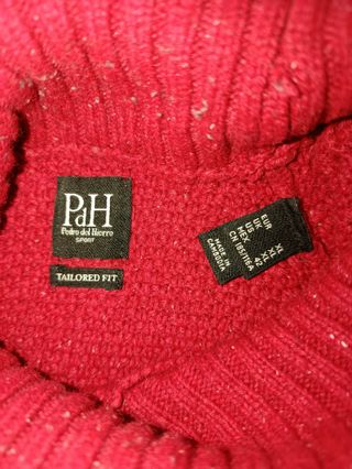 Jersey de punto rojo con cuello alto