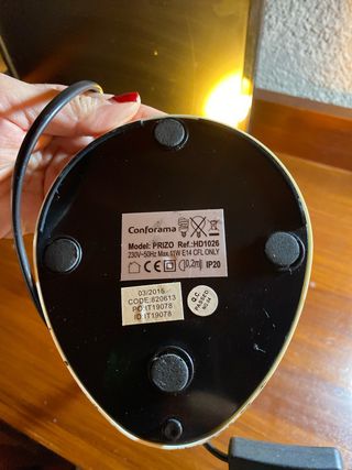 Lámpara de escritorio juvenil beige