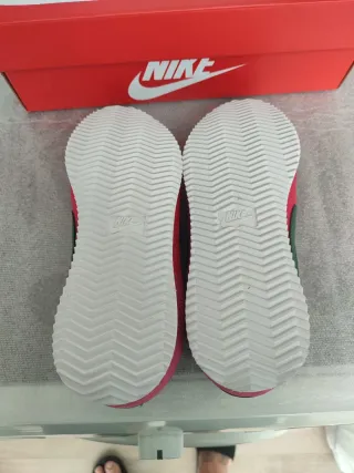 Nike Cortez Rosa y Verde