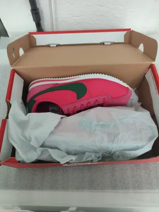 Nike Cortez Rosa y Verde