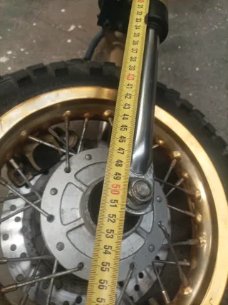 Horquilla y rueda moto custom dorada