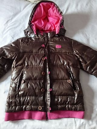 Cazadora acolchada marrón y rosa