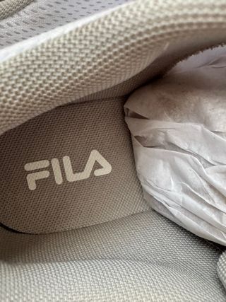 Zapatillas Fila Blancas y Grises T39