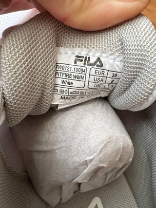 Zapatillas Fila Blancas y Grises T39