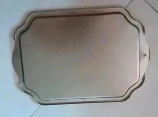 Vassoio decorato fiori e fragole