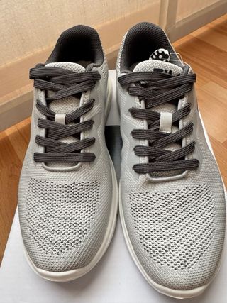 Zapatillas Fila Grises y Blancas a Estrenar T39