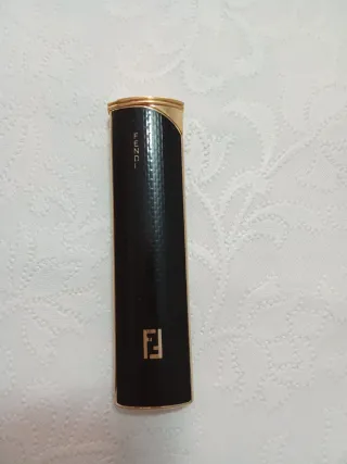 Encendedor Fendi Negro y Dorado