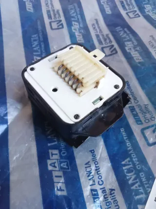 Botonera de elevalunas de Lancia Delta HPE