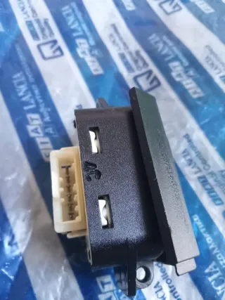 Botonera de elevalunas de Lancia Delta HPE