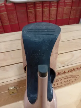 Zapatos Zara ante tacón destalonados beige