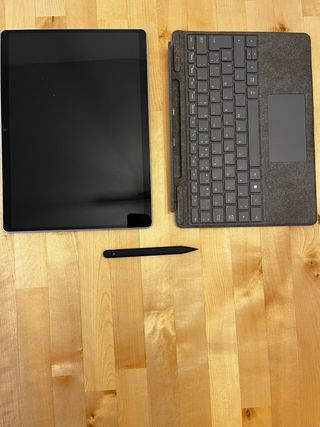 Microsoft Surface Pro 8 1TB Gris + teclado + pen