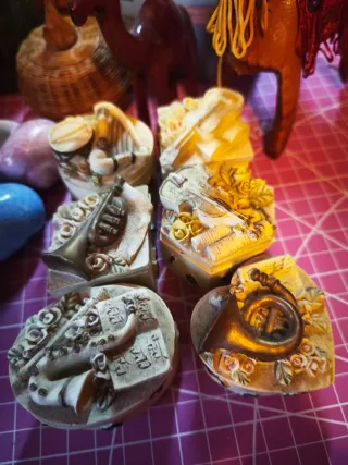 Lote 30 objetos decorativos cerámica