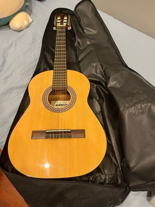 Guitarra Admira Infante con funda