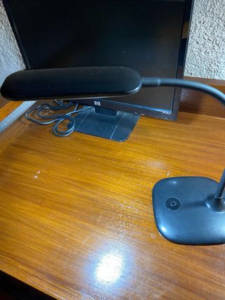 Lámpara de escritorio led  con tres posiciones