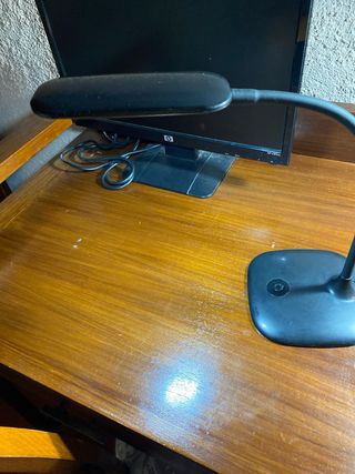 Lámpara de escritorio led  con tres posiciones