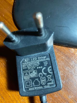 Lámpara de escritorio led  con tres posiciones