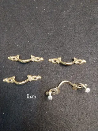 4 Tiradores Antiguos Dorados