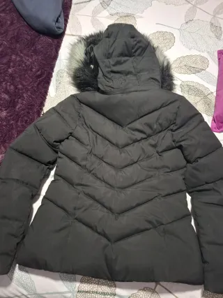 Anorak mujer negro con capucha