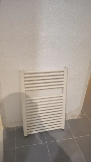 Radiador toallero blanco